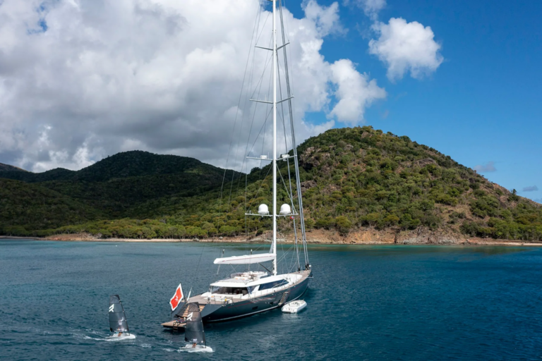 Luxury Yacht RED DRAGON