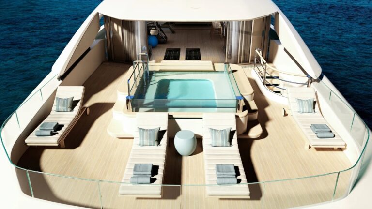 MOTOR YACHT FROM GOLDEN YACHTS