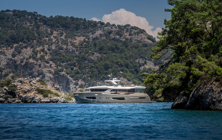 Super Yacht MAORIA (sistership)