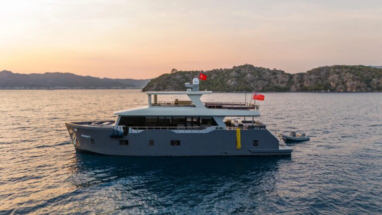 Superyacht IMPACT