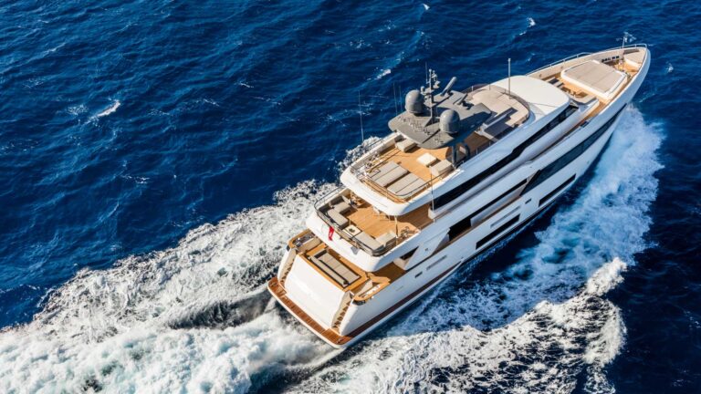 Superyacht UPSTREAM (sistership)