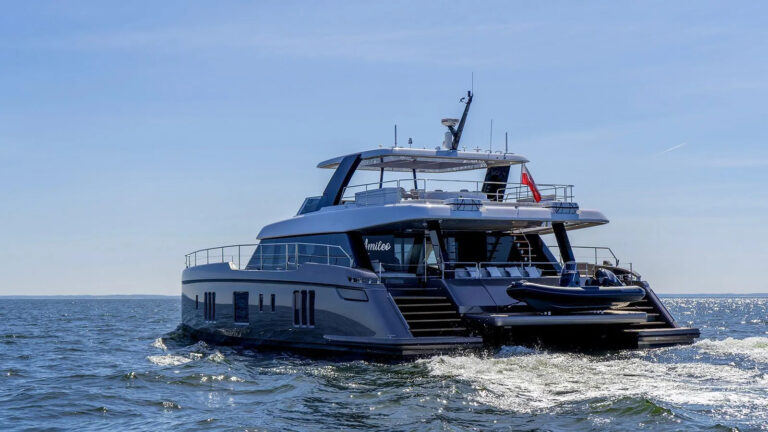 103 Motor Yacht AMILEO