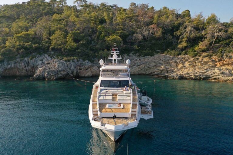 Superyacht LOVE T