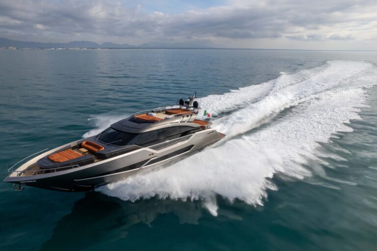 Superyacht MISS MONEYPENNY