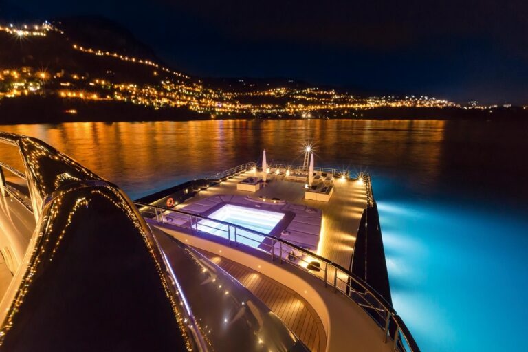 The 115m Yacht LUNA
