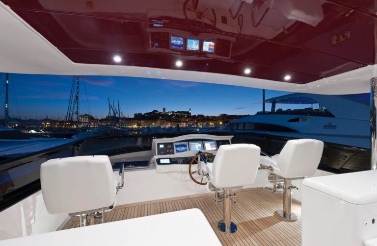 Charter yacht MY LIFE