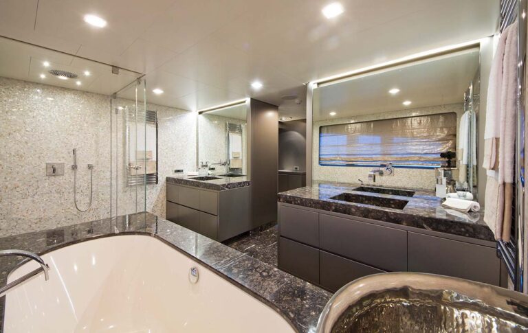 Master Stateroom Bath