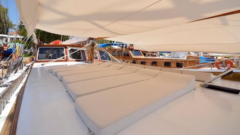 Comfortable deck
