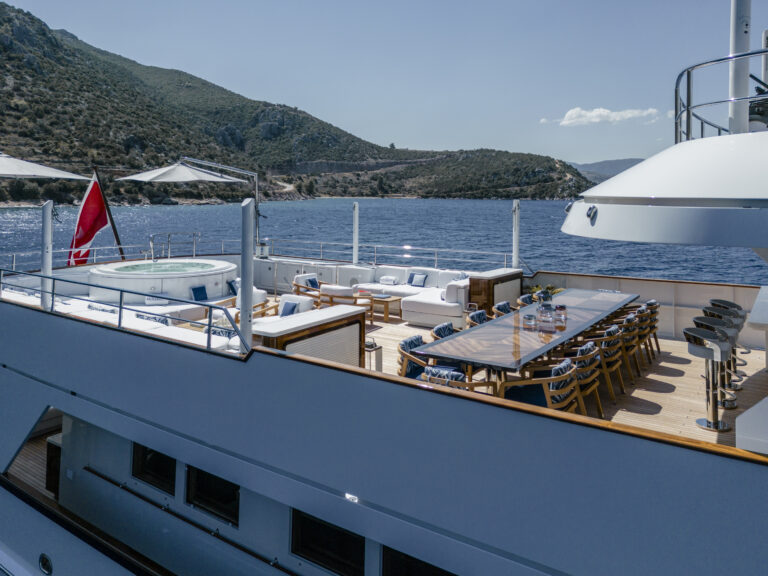 Sociable bridge deck