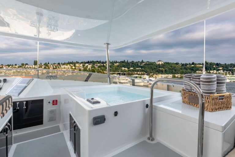 Sun deck jacuzzi