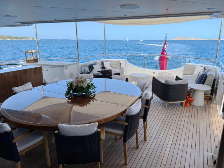 Bridge deck aft