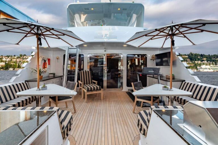Bridge deck aft