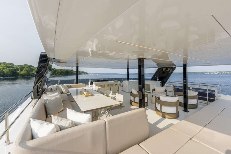 Flybridge Deck