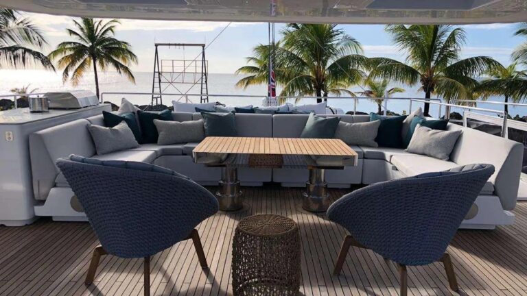 Outdoor Lounge