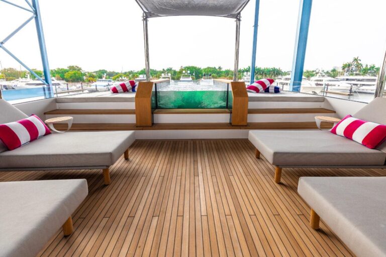 Sun Deck Jacuzzi And Sun Beds