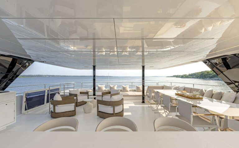 Flybridge Deck
