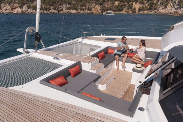 Sailing Catamaran PORT TO VINO Bow Seating