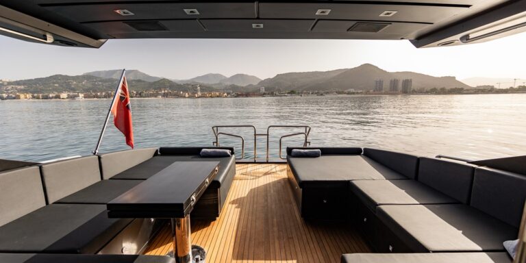 Seating On Main Deck