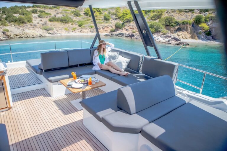 Sun Deck Dining And Sun Pads