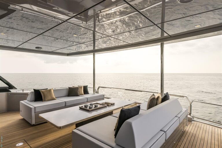 Main Deck Aft - Dining Set Up (sistership)