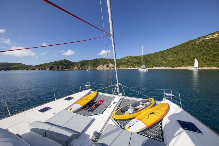 Sailing Catamaran NOMADA Bow
