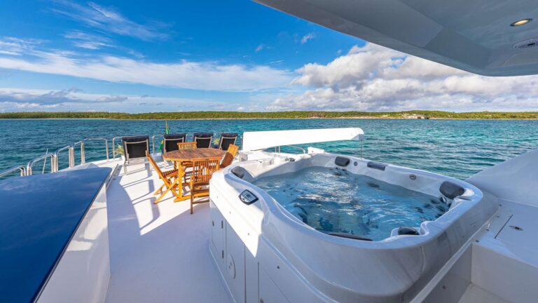 Sun Deck Jacuzzi View Aft