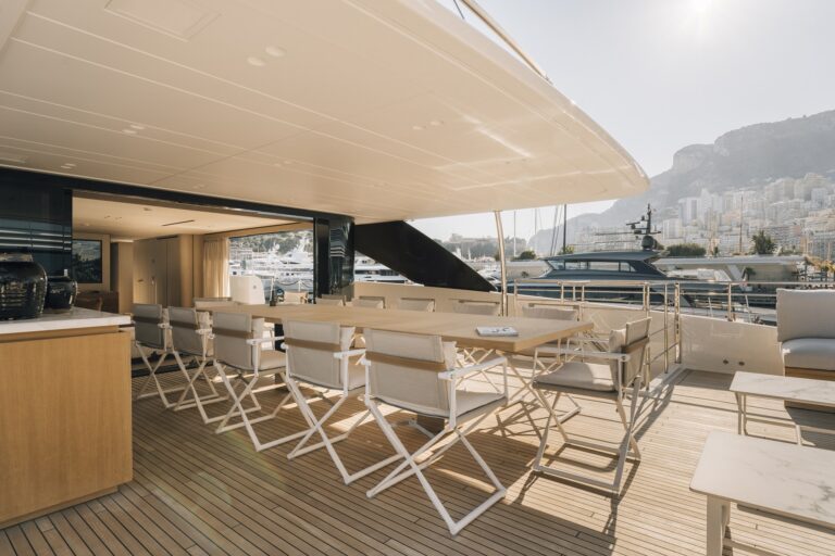 Upper Deck Al Fresco Dining