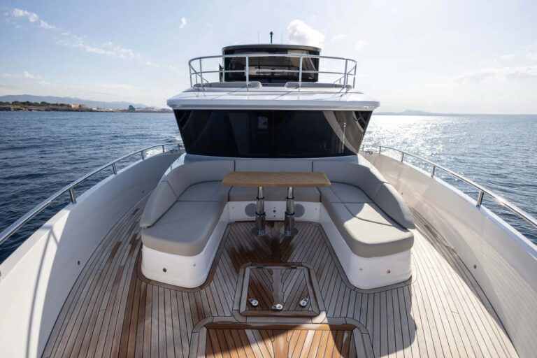 Foredeck Seating