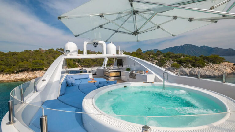 Jacuzzi And Sun Pads