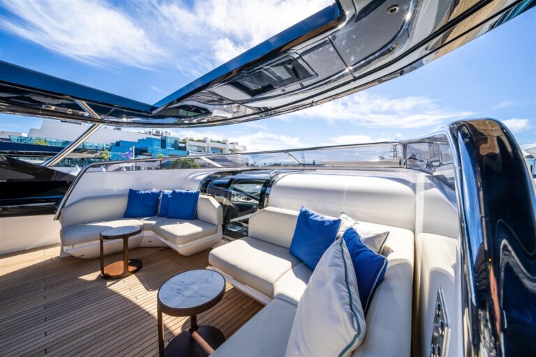 Sun Deck With Open Roof