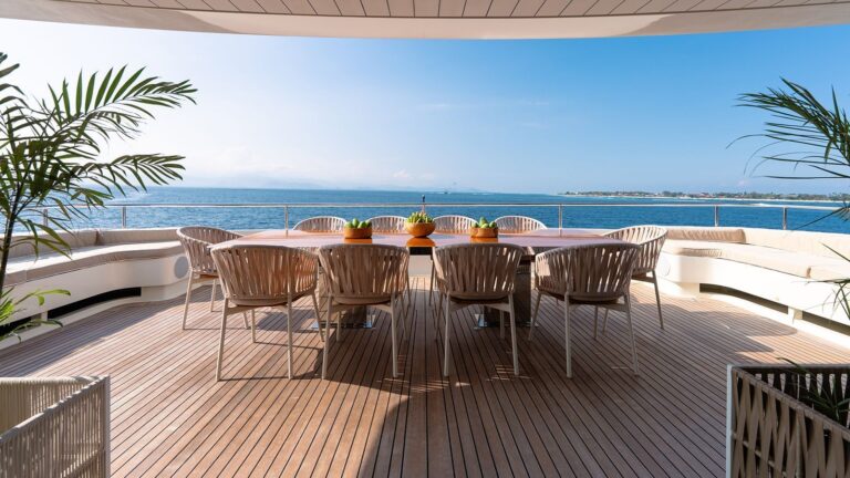 Upper Deck Dining