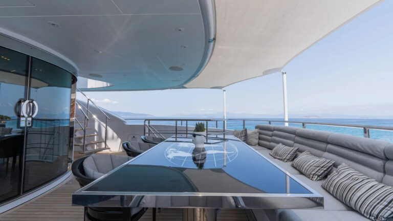 Bridge Deck Dining