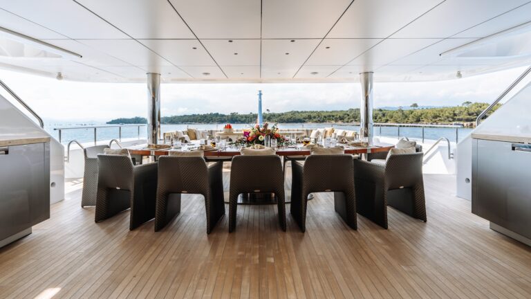 Upper Deck Dining