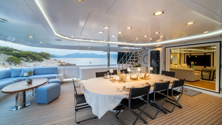 Bridge Deck Dining