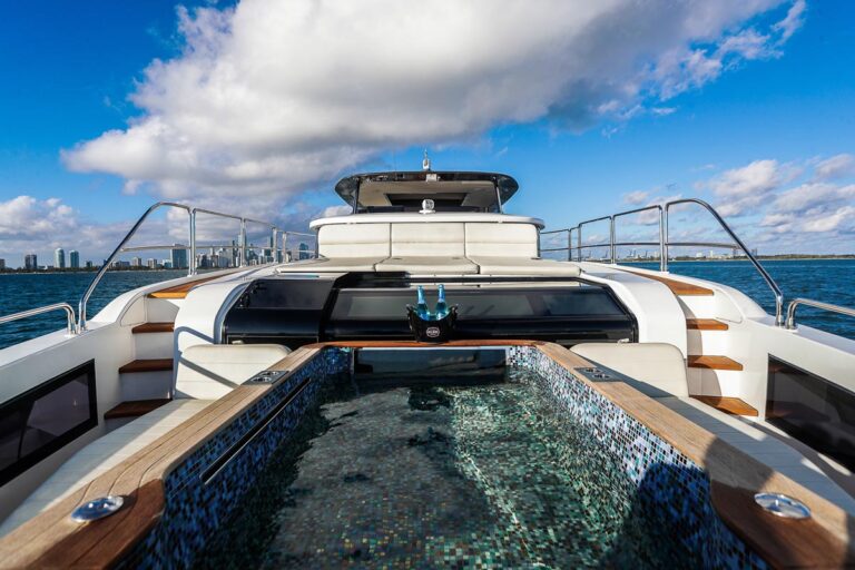 Foredeck Plunge Pool