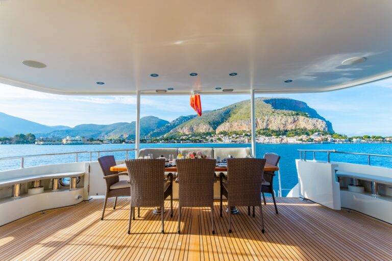 Main Deck Dining