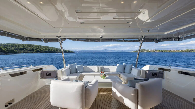 Seating On Main Deck