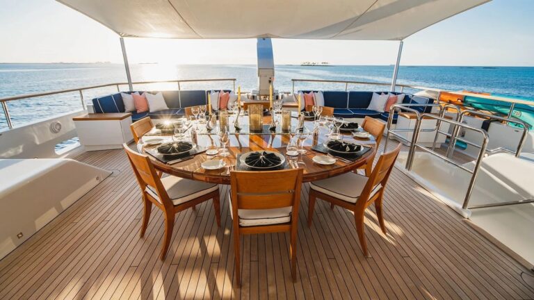 Main Deck Dining