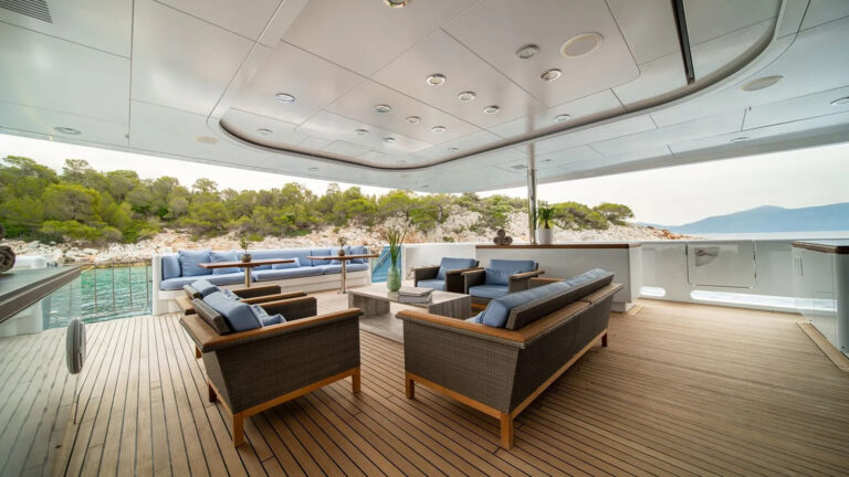 Main Deck Seating