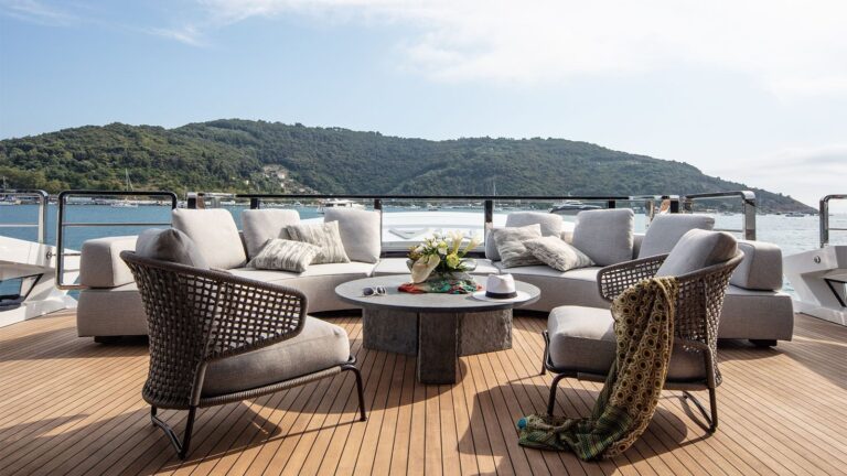 Seating Main Deck