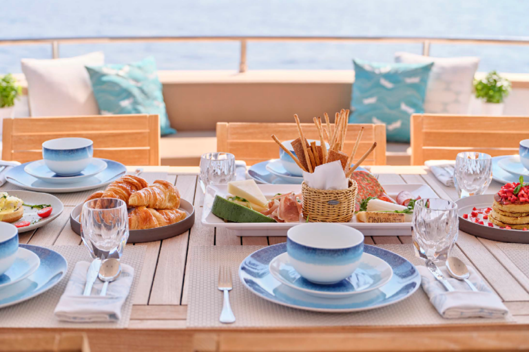 Main Deck Dining
