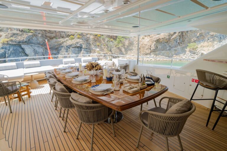Upper Deck Dining