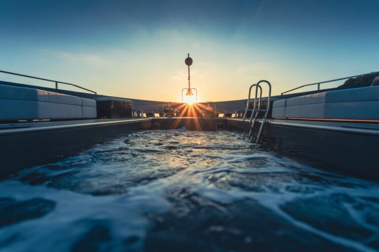 Foredeck Pool