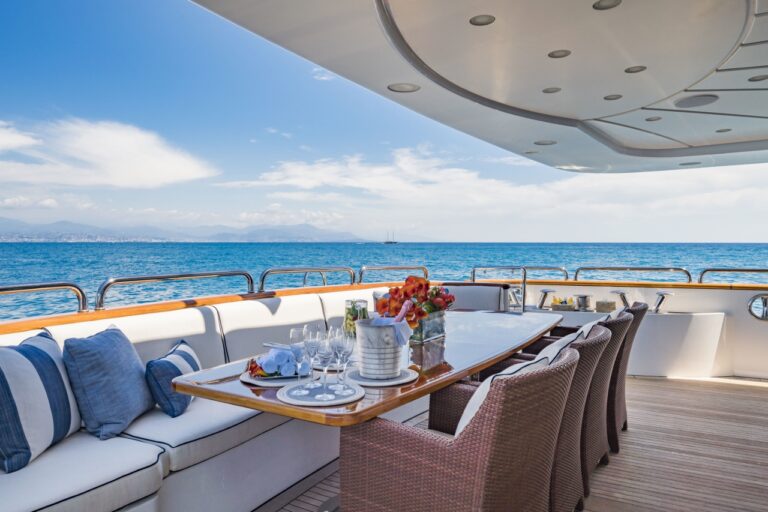Main Deck Dining