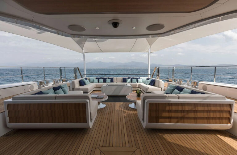 Main Deck Aft Lounge