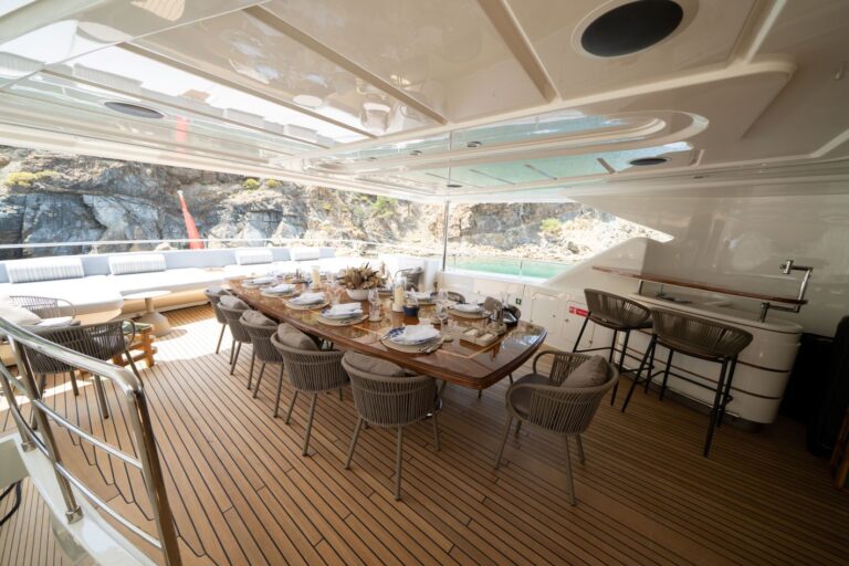 Upper Deck Dining
