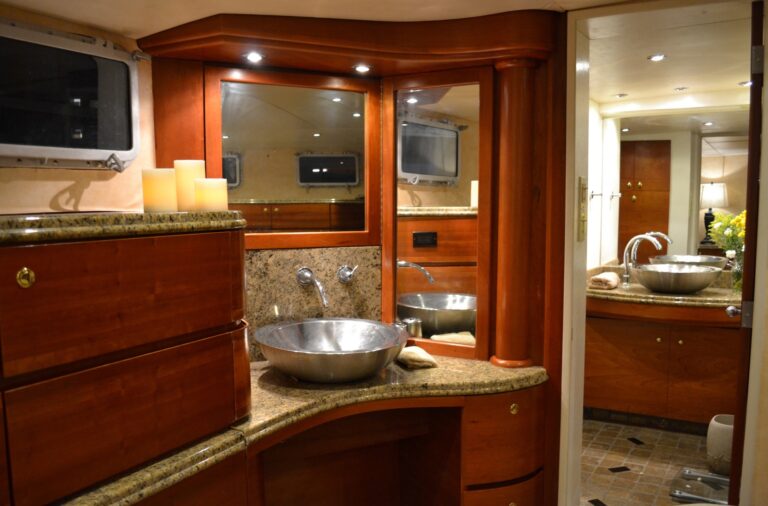 The 21m Yacht BONAPARTE
