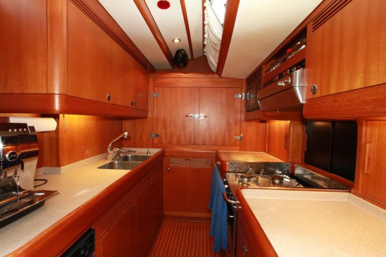 The 21m Yacht CLAUDIA IV
