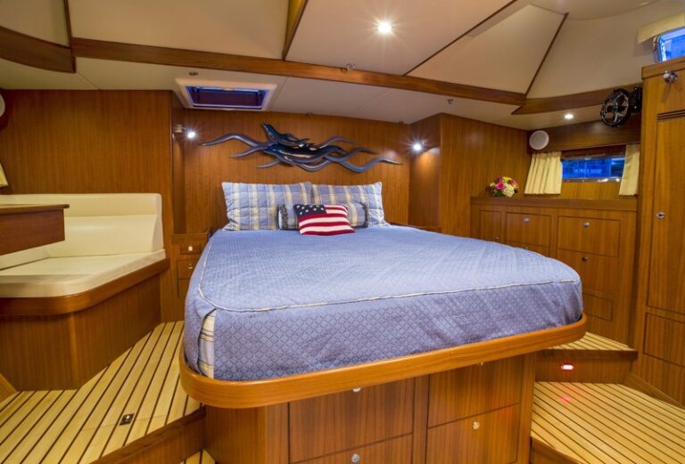 The 21m Yacht DESTINY