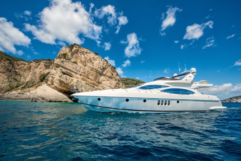 The 21m Yacht MANU